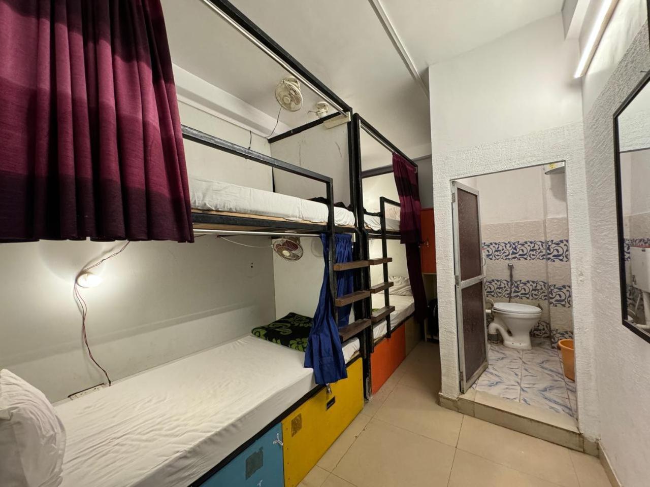 Madsquad Hostel Dorms & Rooms Varanasi Habitación foto