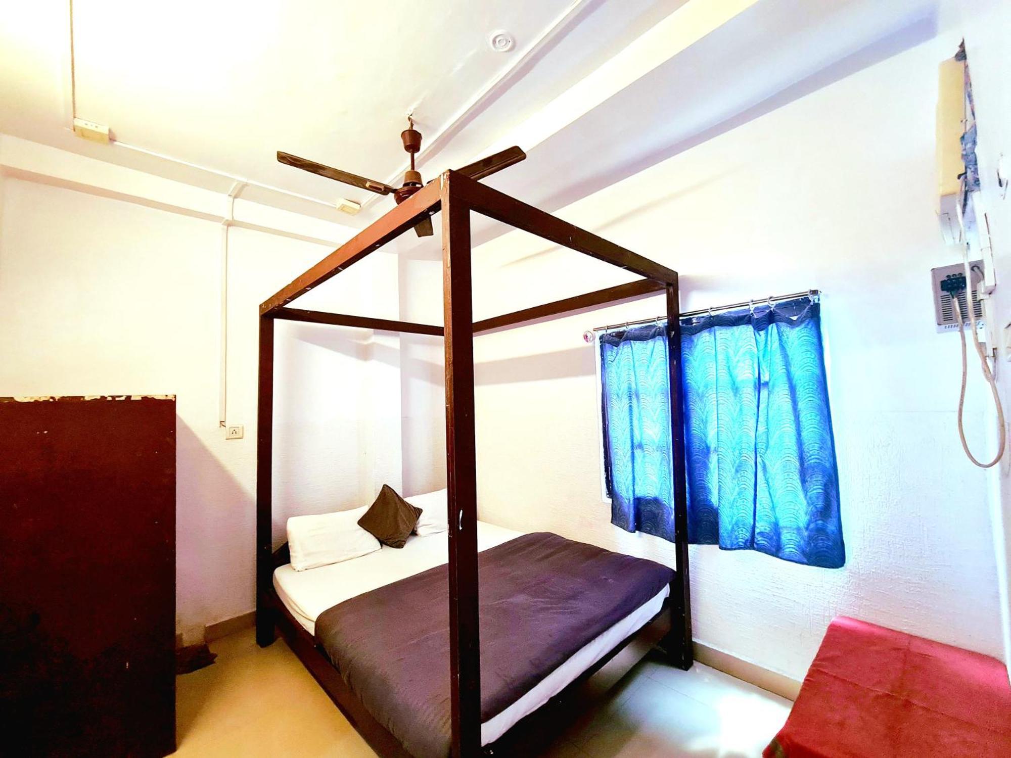 Madsquad Hostel Dorms & Rooms Varanasi Exterior foto