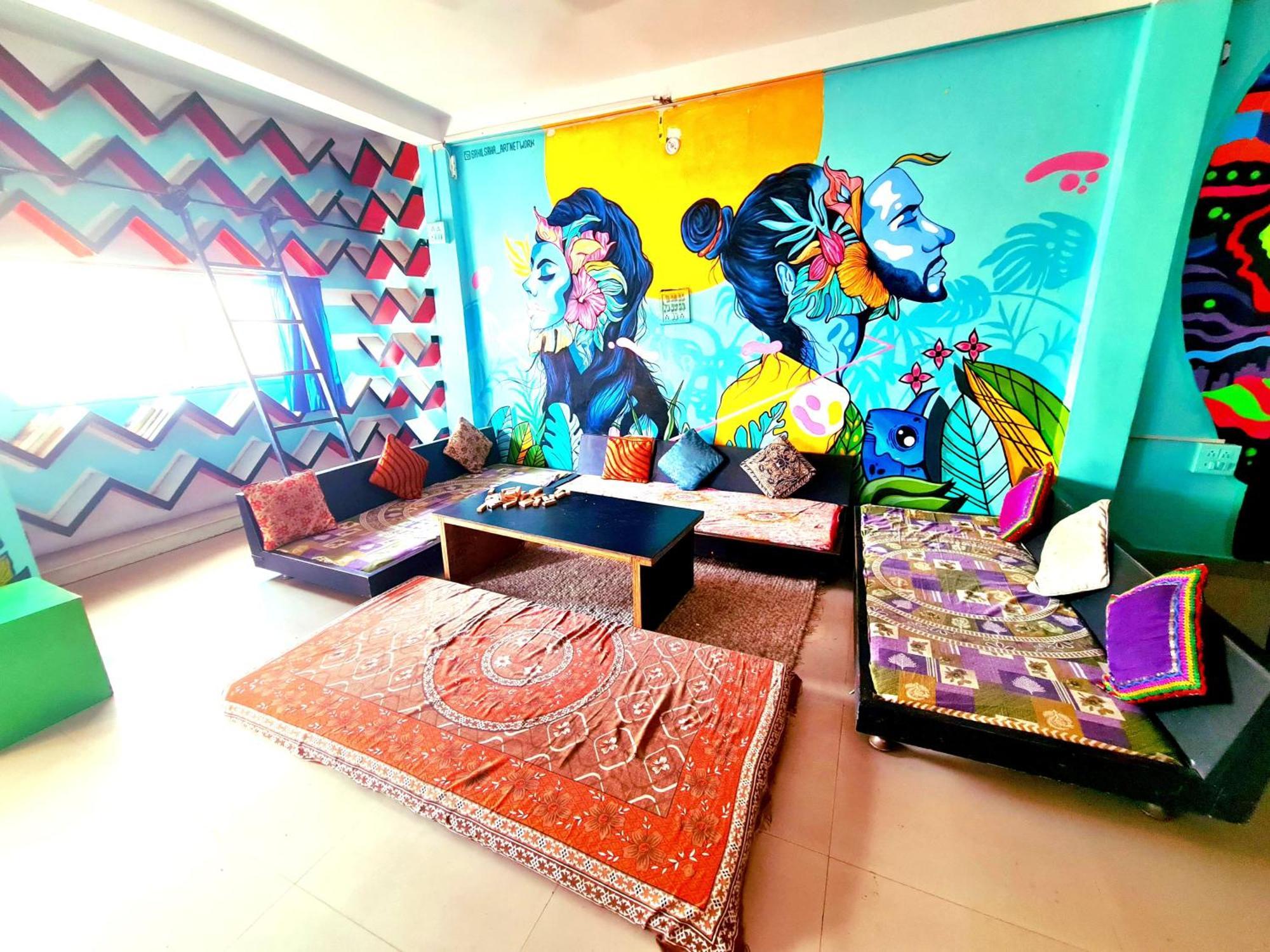 Madsquad Hostel Dorms & Rooms Varanasi Exterior foto