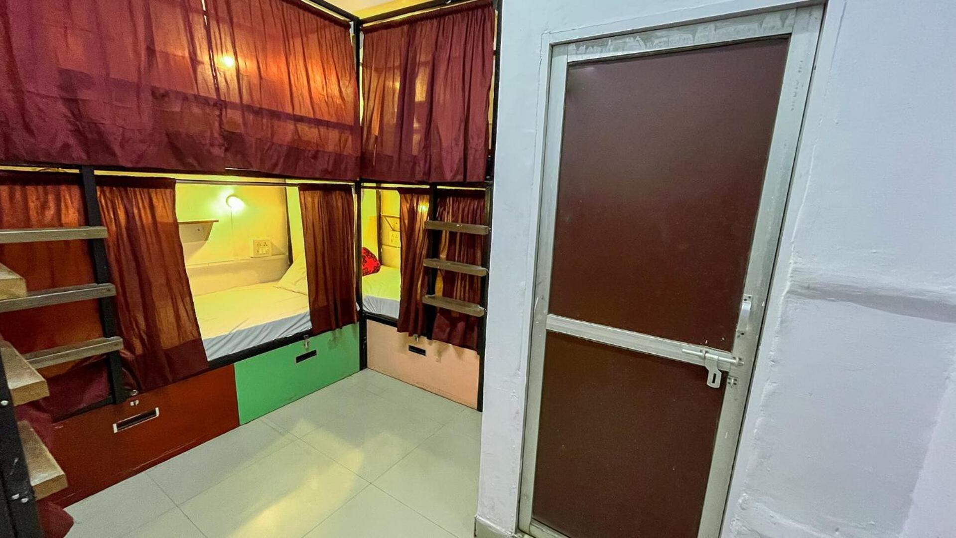 Madsquad Hostel Dorms & Rooms Varanasi Exterior foto