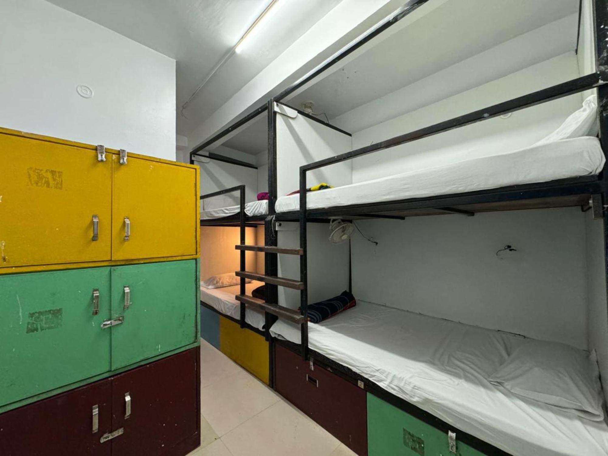 Madsquad Hostel Dorms & Rooms Varanasi Exterior foto